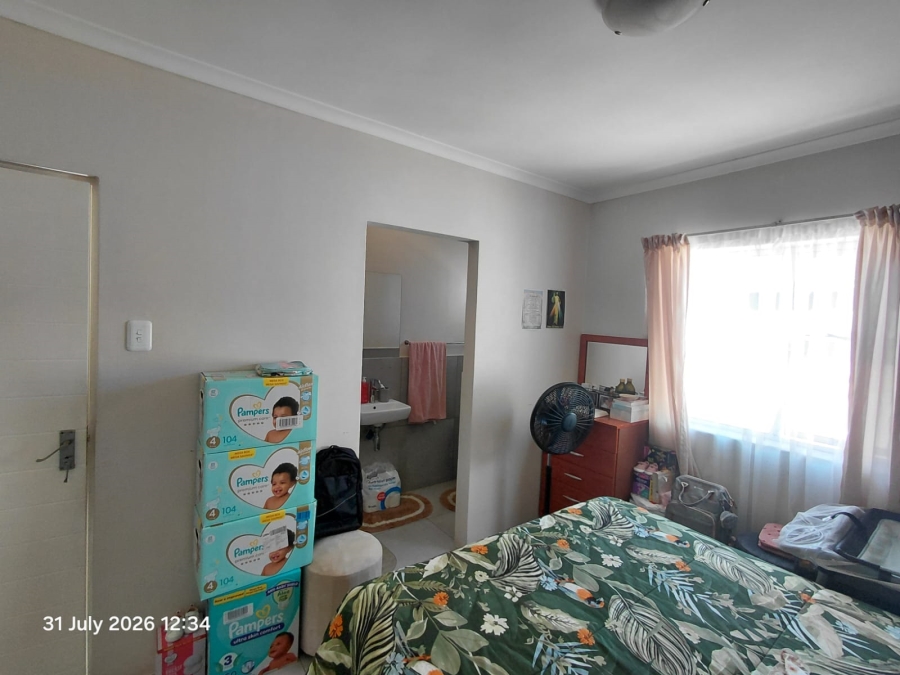 To Let 2 Bedroom Property for Rent in Overbaakens Eastern Cape